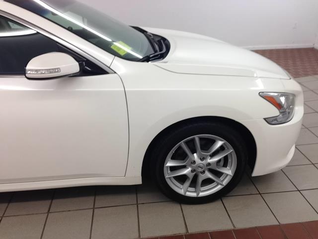 Nissan Maxima 2010 photo 2