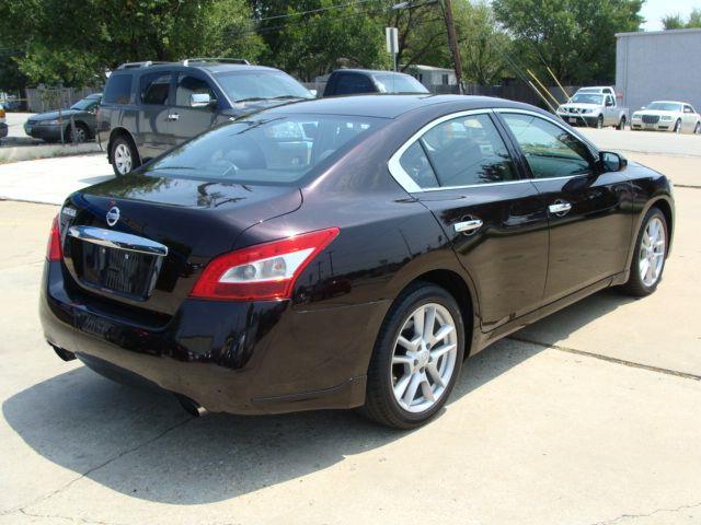 Nissan Maxima 2010 photo 2