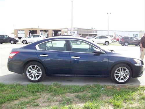 Nissan Maxima 2010 photo 2