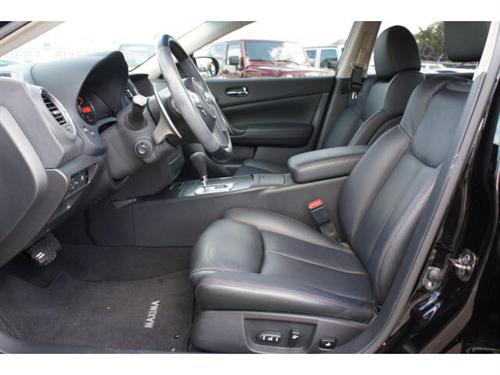 Nissan Maxima 2010 photo 1