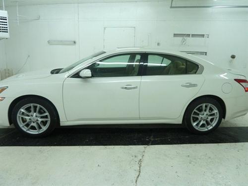 Nissan Maxima 2010 photo 2