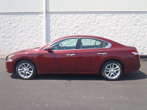 Nissan Maxima 2010 photo 2