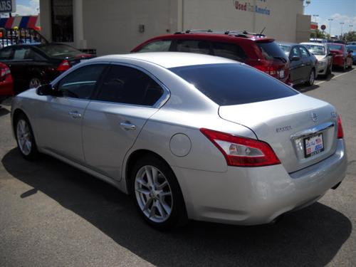 Nissan Maxima 2010 photo 1