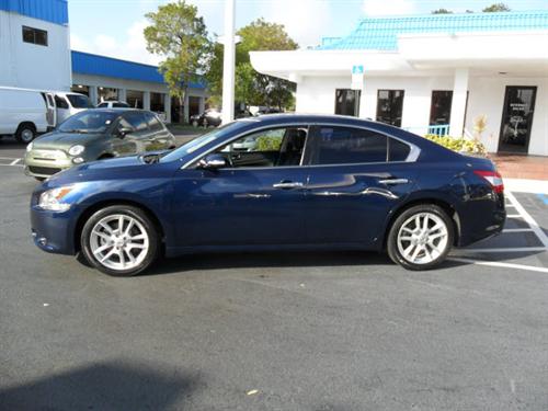 Nissan Maxima 2010 photo 1
