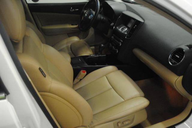 Nissan Maxima 2010 photo 26