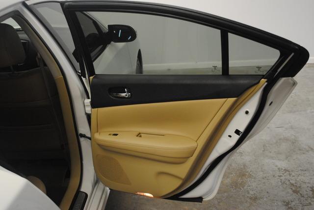 Nissan Maxima 2010 photo 4