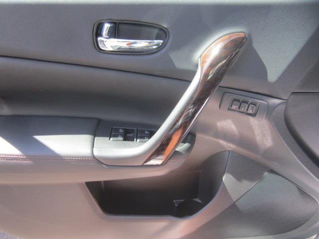 Nissan Maxima 133 WB Sedan