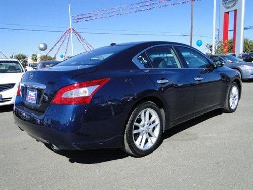 Nissan Maxima 2010 photo 1