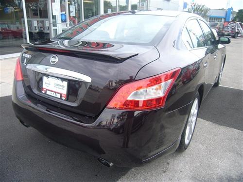 Nissan Maxima 2010 photo 2
