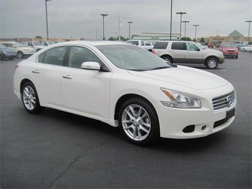 Nissan Maxima 2010 photo 1