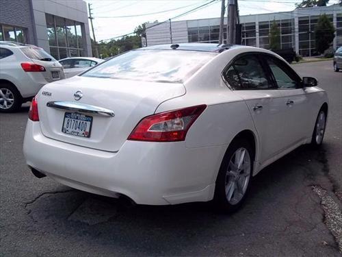 Nissan Maxima 2010 photo 4