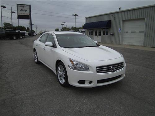 Nissan Maxima 2010 photo 1