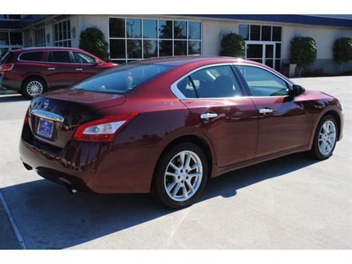 Nissan Maxima 2010 photo 2