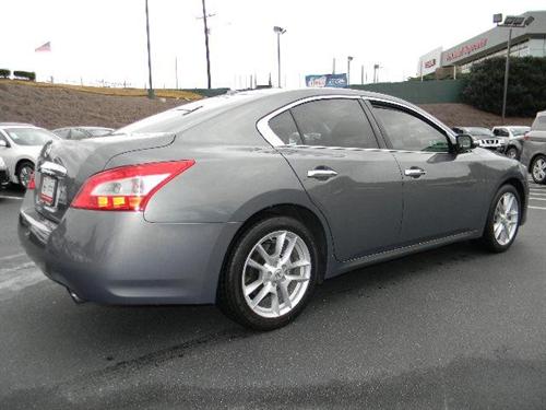 Nissan Maxima 2010 photo 1