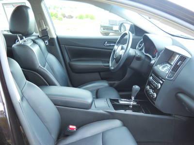Nissan Maxima 2010 photo 2