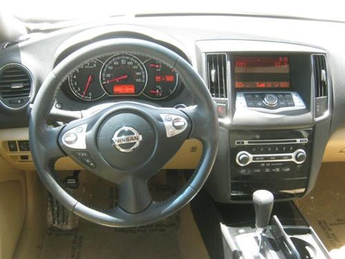 Nissan Maxima 2010 photo 1
