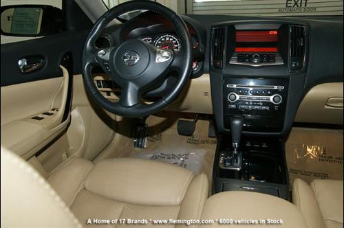 Nissan Maxima 2010 photo 1