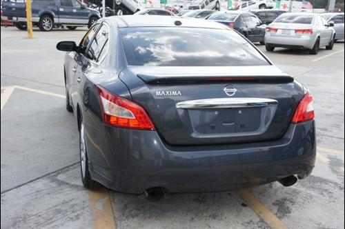 Nissan Maxima 2010 photo 1