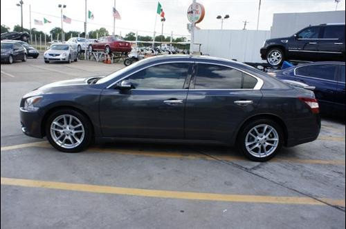 Nissan Maxima 2010 photo 2