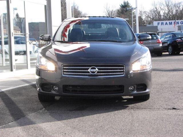Nissan Maxima 2010 photo 1