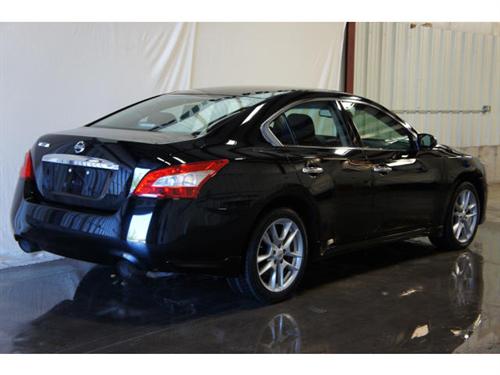 Nissan Maxima 2010 photo 1