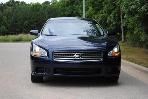 Nissan Maxima 2010 photo 1