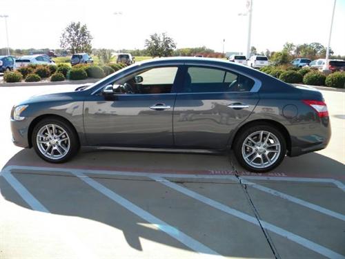 Nissan Maxima 2010 photo 2