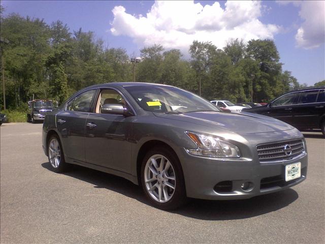 Nissan Maxima 2010 photo 2
