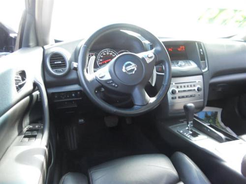 Nissan Maxima 2010 photo 1