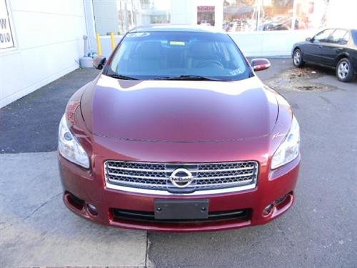 Nissan Maxima 2010 photo 1
