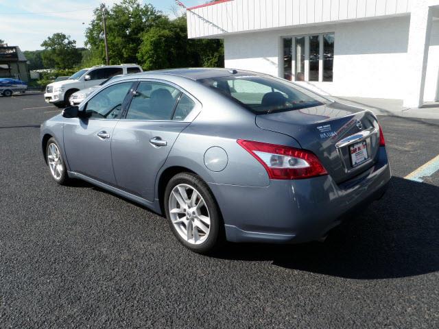 Nissan Maxima 2010 photo 1