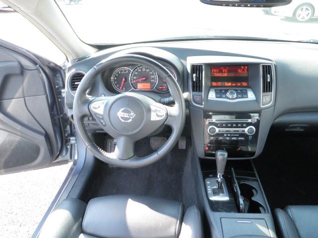 Nissan Maxima 2010 photo 8