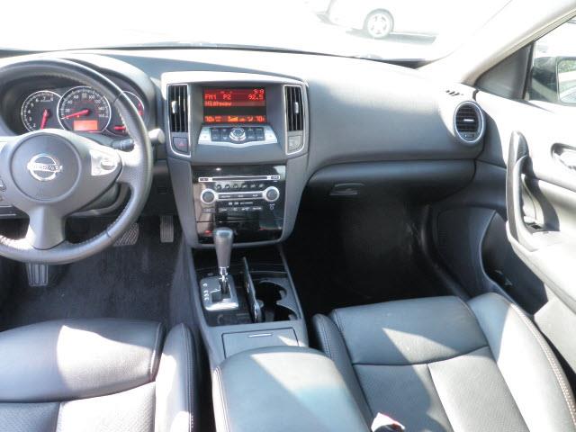 Nissan Maxima 2010 photo 9