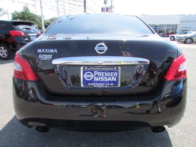 Nissan Maxima 2010 photo 0