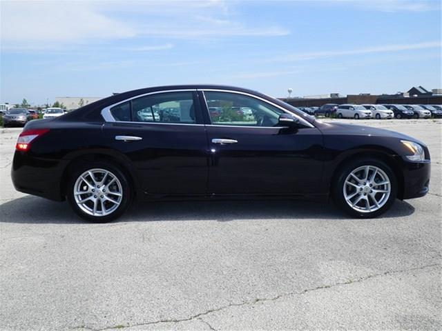 Nissan Maxima 2010 photo 2