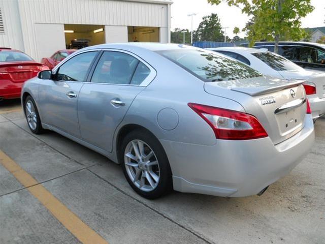 Nissan Maxima 2010 photo 2