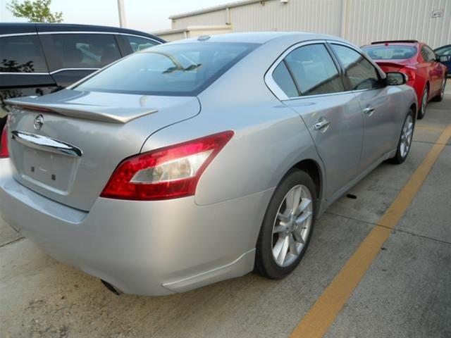 Nissan Maxima 2010 photo 4