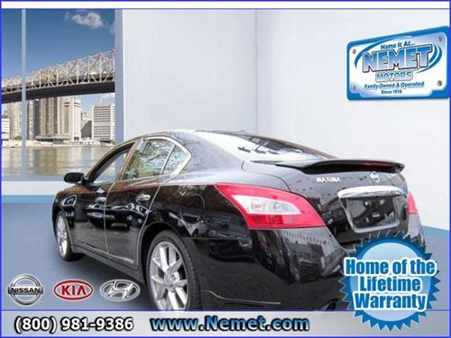 Nissan Maxima 2010 photo 1