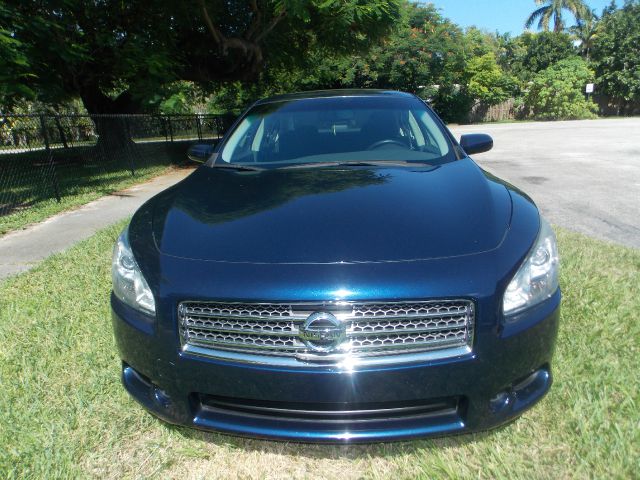 Nissan Maxima 2010 photo 1