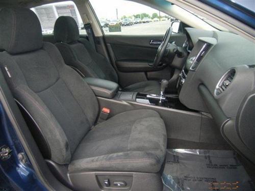 Nissan Maxima 2010 photo 1