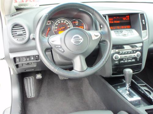 Nissan Maxima 2010 photo 1