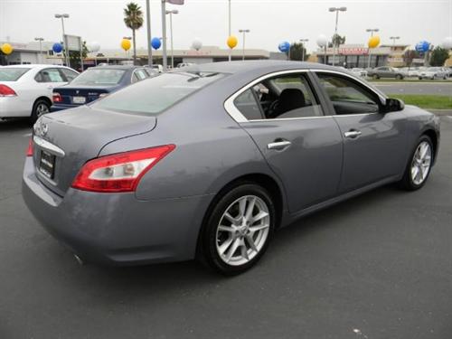 Nissan Maxima 2011 photo 2