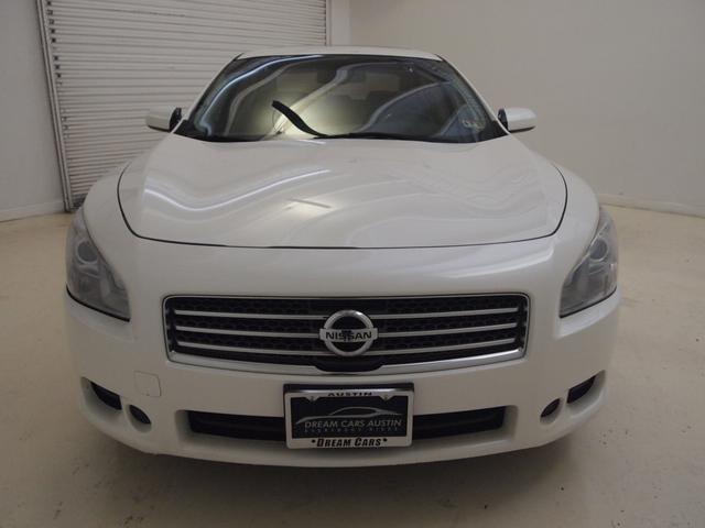 Nissan Maxima 2011 photo 1