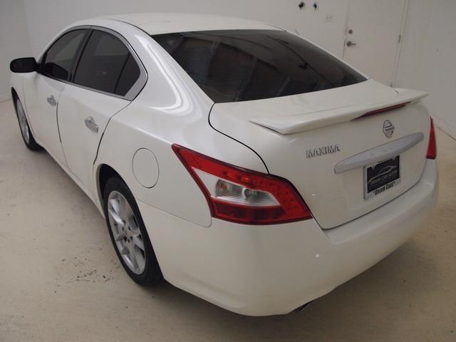 Nissan Maxima 2011 photo 4