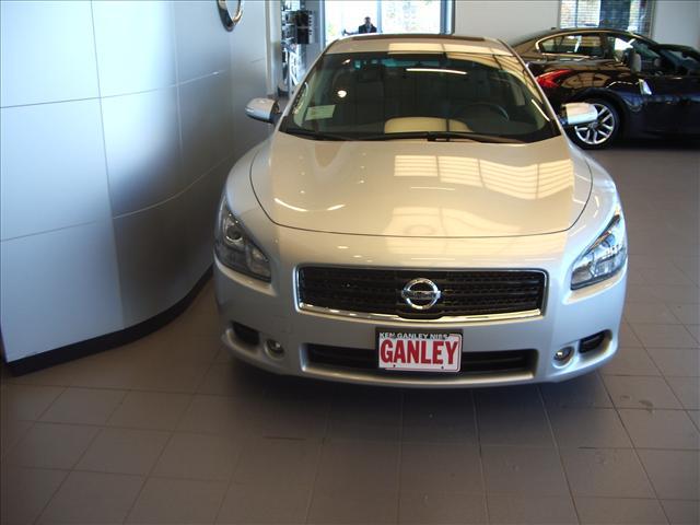 Nissan Maxima 2011 photo 1