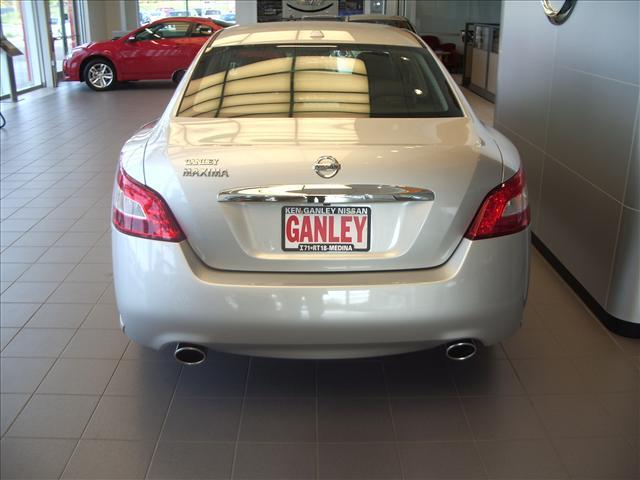Nissan Maxima 2011 photo 3