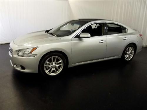 Nissan Maxima 2011 photo 2