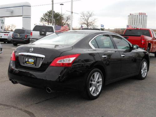 Nissan Maxima 2011 photo 2