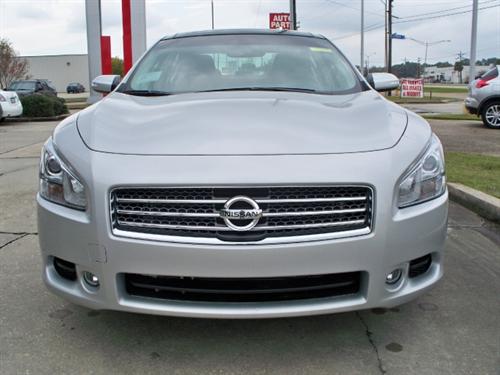 Nissan Maxima 2011 photo 1