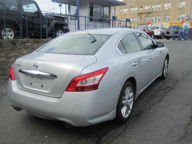 Nissan Maxima 2011 photo 4